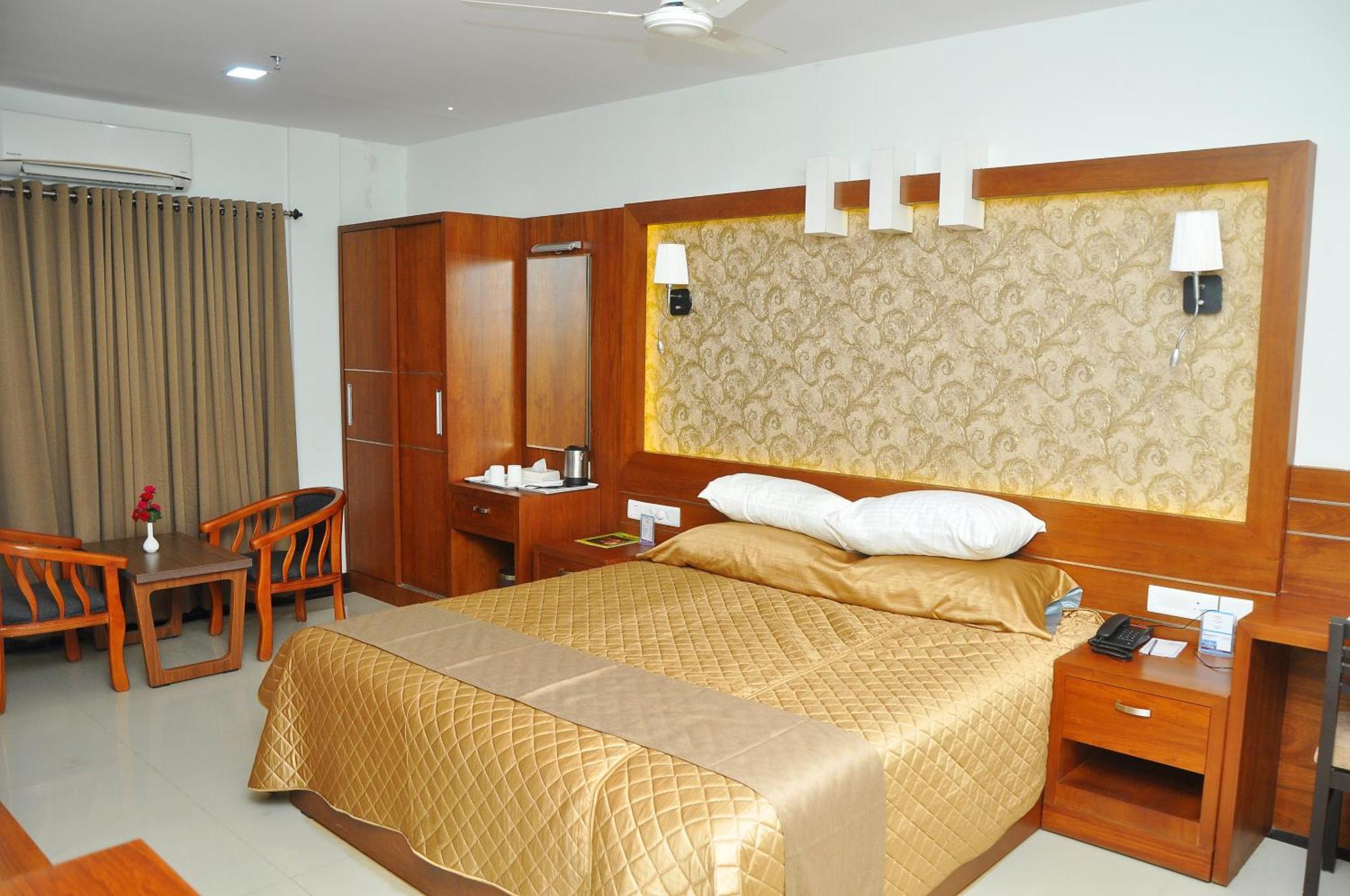 Kallada Mamatha Motels Kunnamkulam Εξωτερικό φωτογραφία